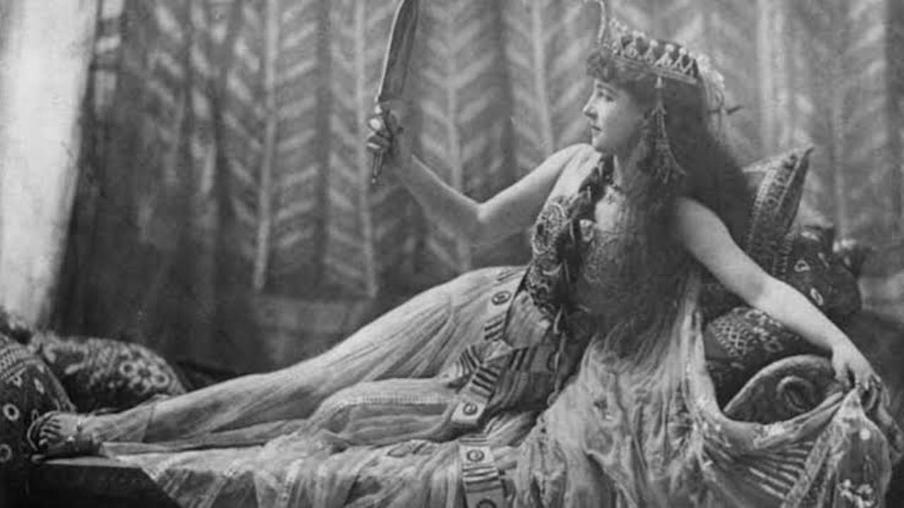 Cleopatra's Tomb 1899 movie scene
