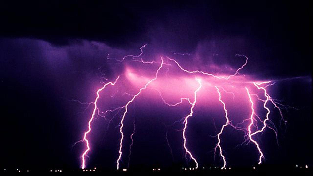 Lightning: Nature Strikes Back 2004 movie scene