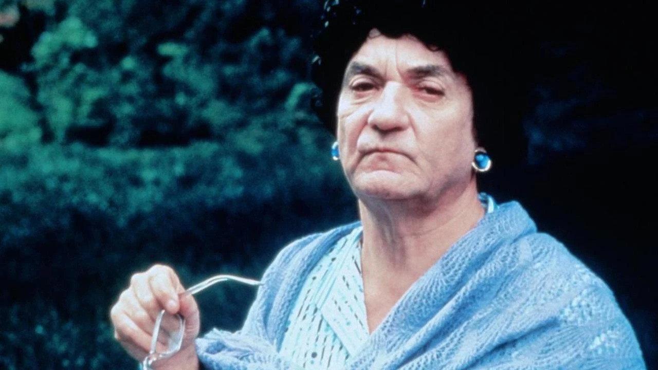 Miss Mona 1987 movie scene