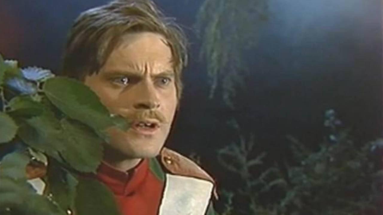 Soldier and Alyonushka 1985 movie scene