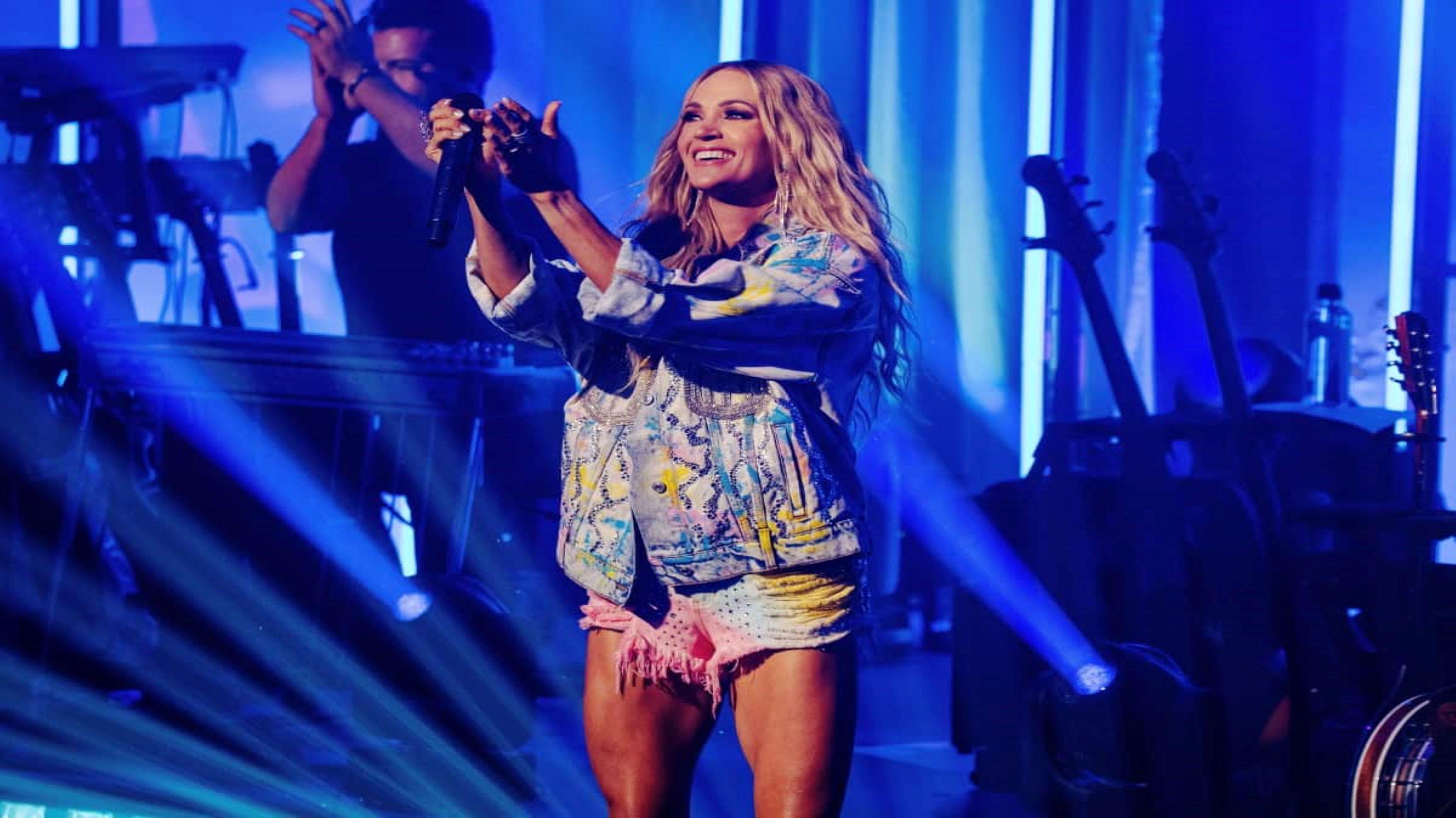 Carrie Underwood: LIVE  movie scene
