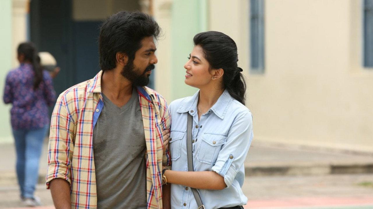 Kadavul Irukaan Kumaru 2016 movie scene