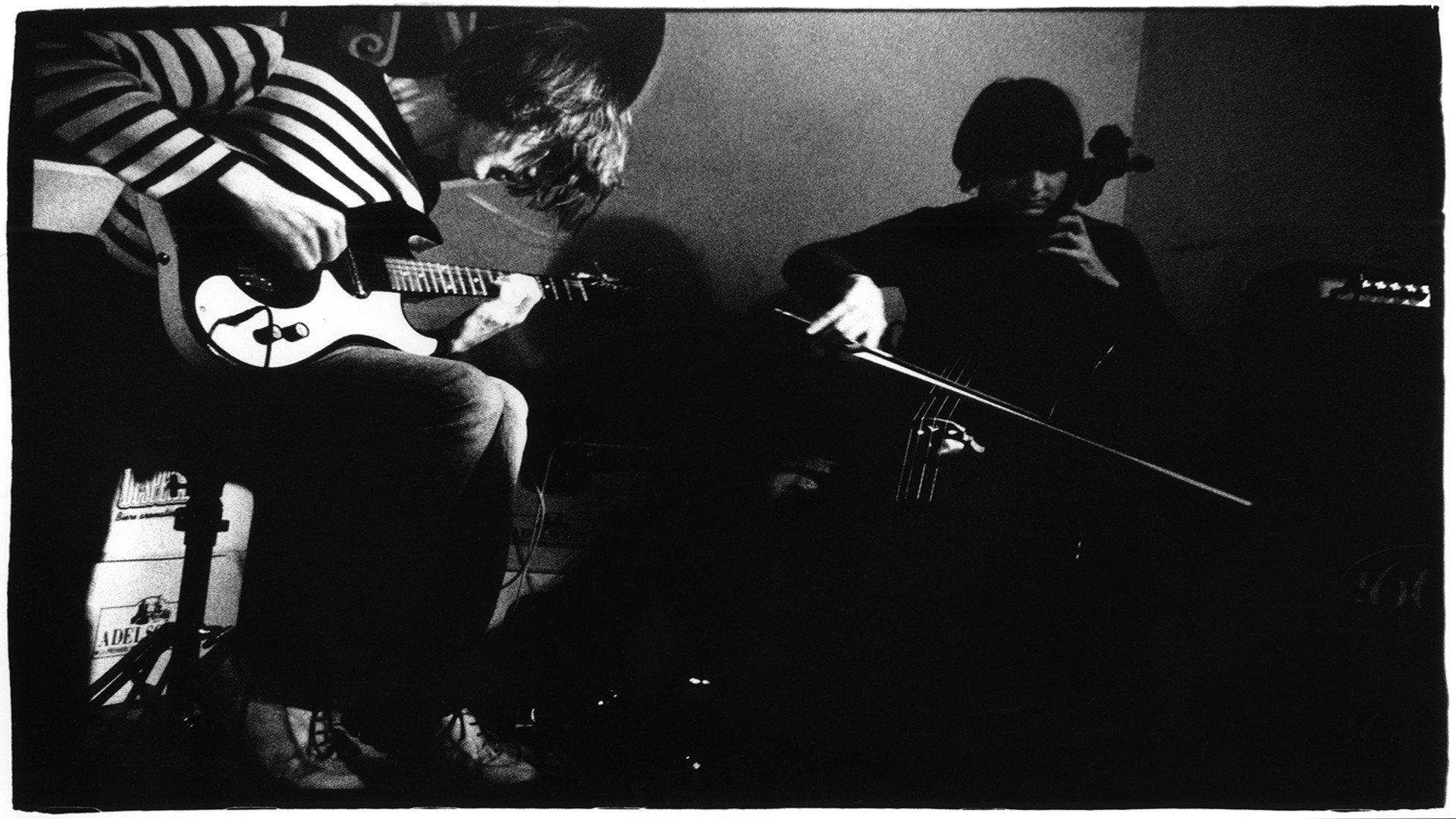 Natural Snow Buildings - Live At The Pop In Paris France 18.12.2002 2002 movie scene