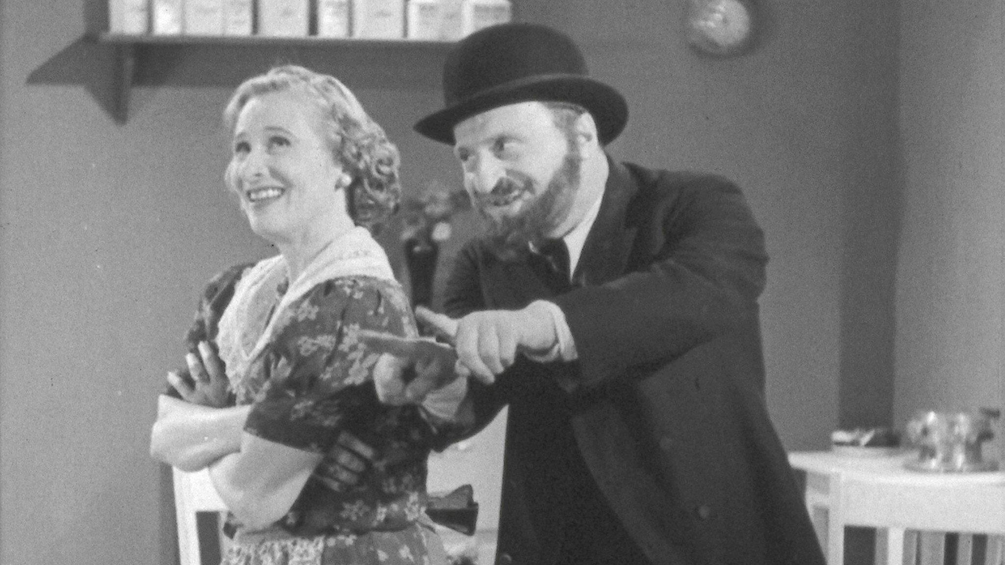 Her Second Mother 1940 movie scene