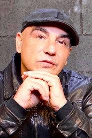DJ Jad as Ray in Senza Filtro 2001