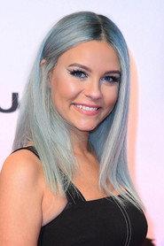 Dagi Bee as Li in Bros Before Hoes 2015
