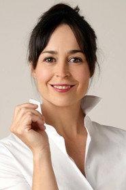 Leire Berrocal as Concha in Question of Luck 1996