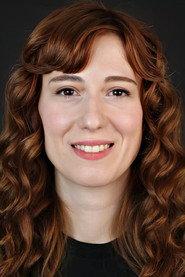 İpek Büyükakın as Leyla in The Gulf 2017