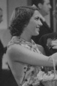 Edna Norrell as in Hay que casar a Paulina 1944