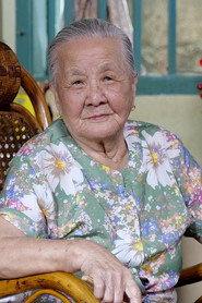 Lian Yingzhu as Zheng Zekai's grandmother in Back To Love 2022