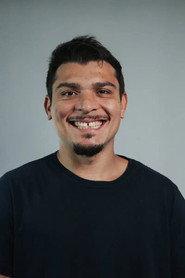 Felipe Paulino as Roberto in Jogo 782 