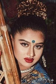 Moyuri as Kajol in Hira Chuni Panna 2000