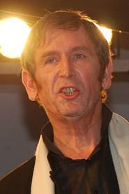 Władysław Sikora as Landfill Philosopher in Tale of People from Here 2003