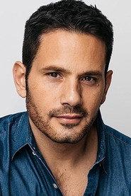 Eric Robledo as Gerardo in Desde el principio 2017