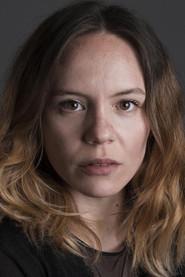 Cecília Henriques as Laura in Anacleto Said No 2022