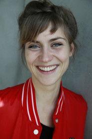Sophie Pfennigstorf as Geli in Am Ende des Sommers 2015
