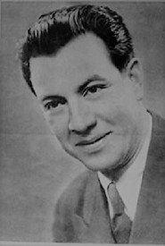 Roberto Font as  in La fiesta sigue 1948