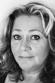 Stacey Guthrie as Liz Stewart in Bait 2019