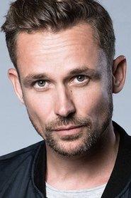 Patrick Martens as Tom in Huisvrouwen bestaan niet 2 2019
