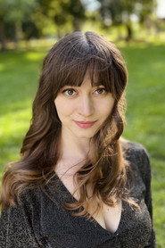 Eva Gribová as Girl with pearl in Breathing Paintings 2023