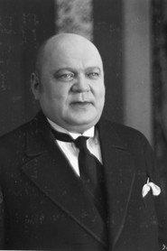 Heikki Välisalmi as Joroisten rikas eno Turpeinen in Runoilija muuttaa 1927