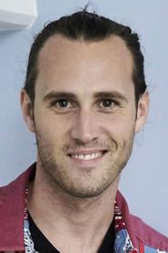 Sonny Fredie-Pedersen as Pilot Gregersen in Simon 2004