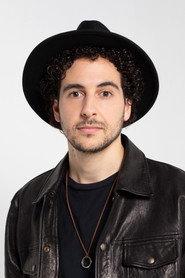 Migue Siman as Narrator in Guerra de los Mundos En Vivo 2020