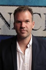 Janek Ambros as Derrick in Mondo Hollywoodland 2021