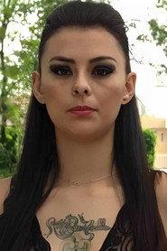 Fernanda Cuadra as Lucía - Novia Oscar in Entre tus Piernas 2021