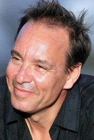 Bruno Dega as Sauveur in Mauvaise fille 1991