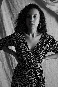Maialen Fariñas as Sara in The Masked Man