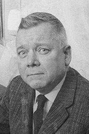 Gunnar 'Knas' Lindkvist as Captain in Dog Days 1970