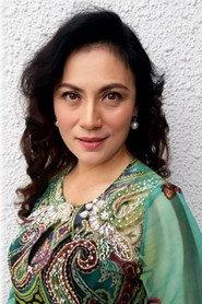 Angeline Tan as Nyonya Wee in Senario Asam Garam 2010