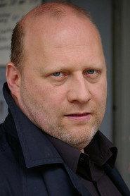 Matthias van den Berg as Victor in Sisters in Crime 2014