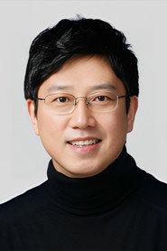 Kim Dong-seok as Executive Police 2 in City of Damnation 2009