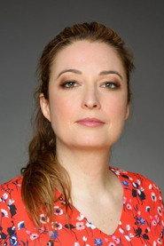 Veronika Leclerc Strickland as La détective in Between Them 2021