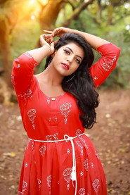 Madhuri Pawar as in London Misal 2023