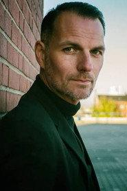 Chris Theisinger as Bankangestellter in Four Against the Bank 2016