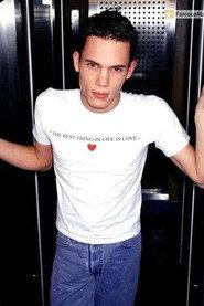 Jonathon Natynczyk as Noel/Leon in Courts mais Gay : Tome 7 2004