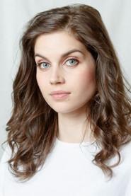 Júlia Szász as in Egyke