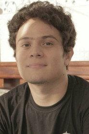 Álex Alli as Policial in Soror 2021