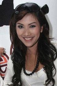 Renny Umari as Bu Ani in Putih Abu-Abu dan Sepatu Kets 2009