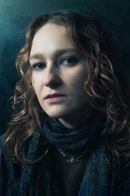Ameline Grout as Sarah in (Ce N'est Pas) Une Histoire D'amour 2025