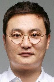 Kim Han-sang as Bank protestor in Take Care of My Mom 2022