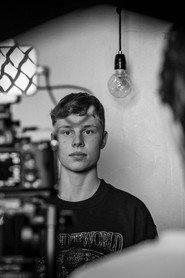 Yannis Weber as Edgar Sternberg in Do NOT press this button 2023