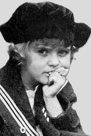 Aida Horton as  in Luring Shadows 1921
