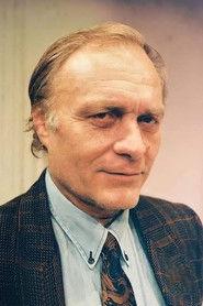 İstemi Betil as Coni in Spider 1972