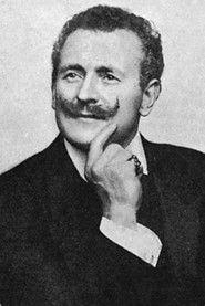 Eugen Sandow as Himself in Sandow: The Strong Man 1894