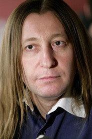 Aleksandr Uman as Spinoza in Kettle 2019