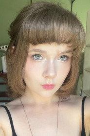 Violet Ayers as Aspen in Color Theory 2025